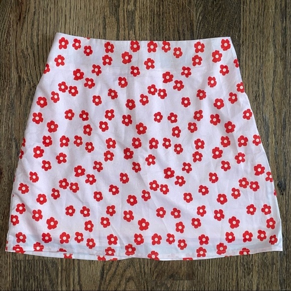 SHEIN • Lot Bundle of Crop Tops, Skirts and Shorts • size XS - Picture 8 of 13